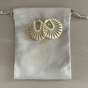 Kendra Scott Gold post earrings